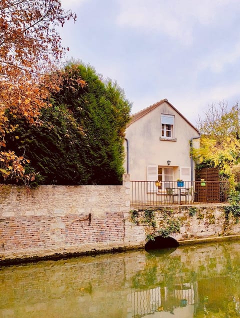 Small house downtown