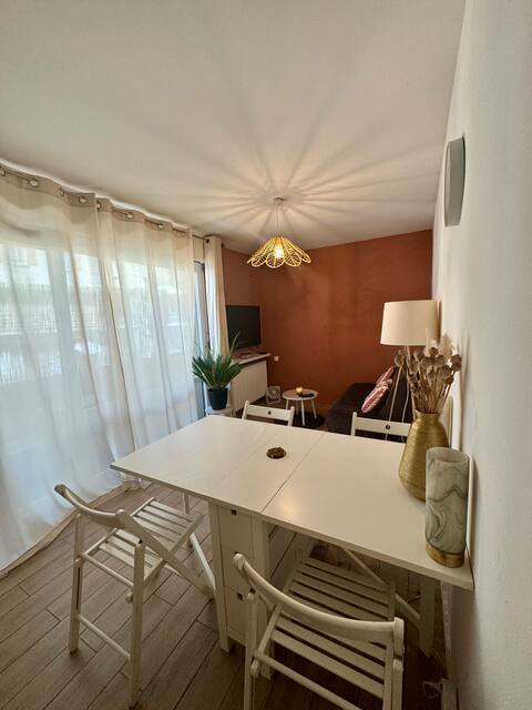 Nice T2 city center, close to all amenities