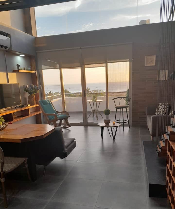 Oceanfront duplex / unique sunsets / full A/C throughout