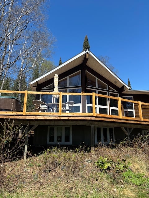 Charming Lake Front House