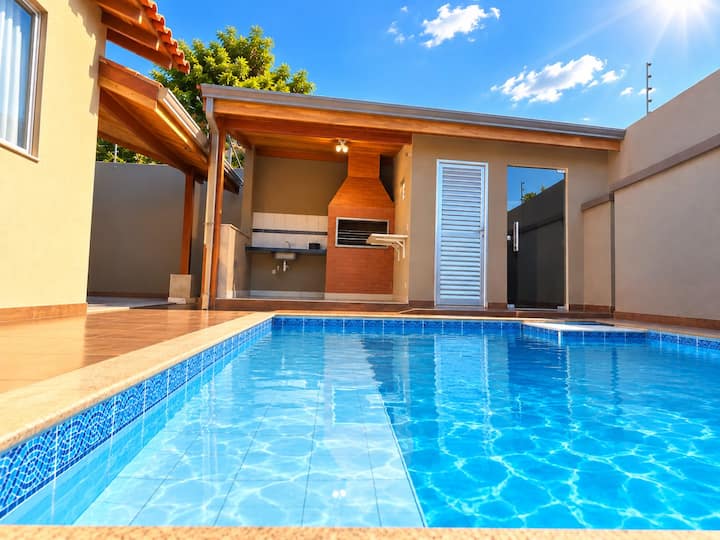 Casa Com Piscina - 4 Quartos Com Ar Condicionado - Campo Grande