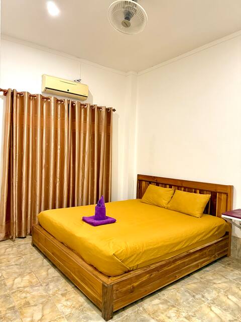 Private room with breakfast and swimming pool