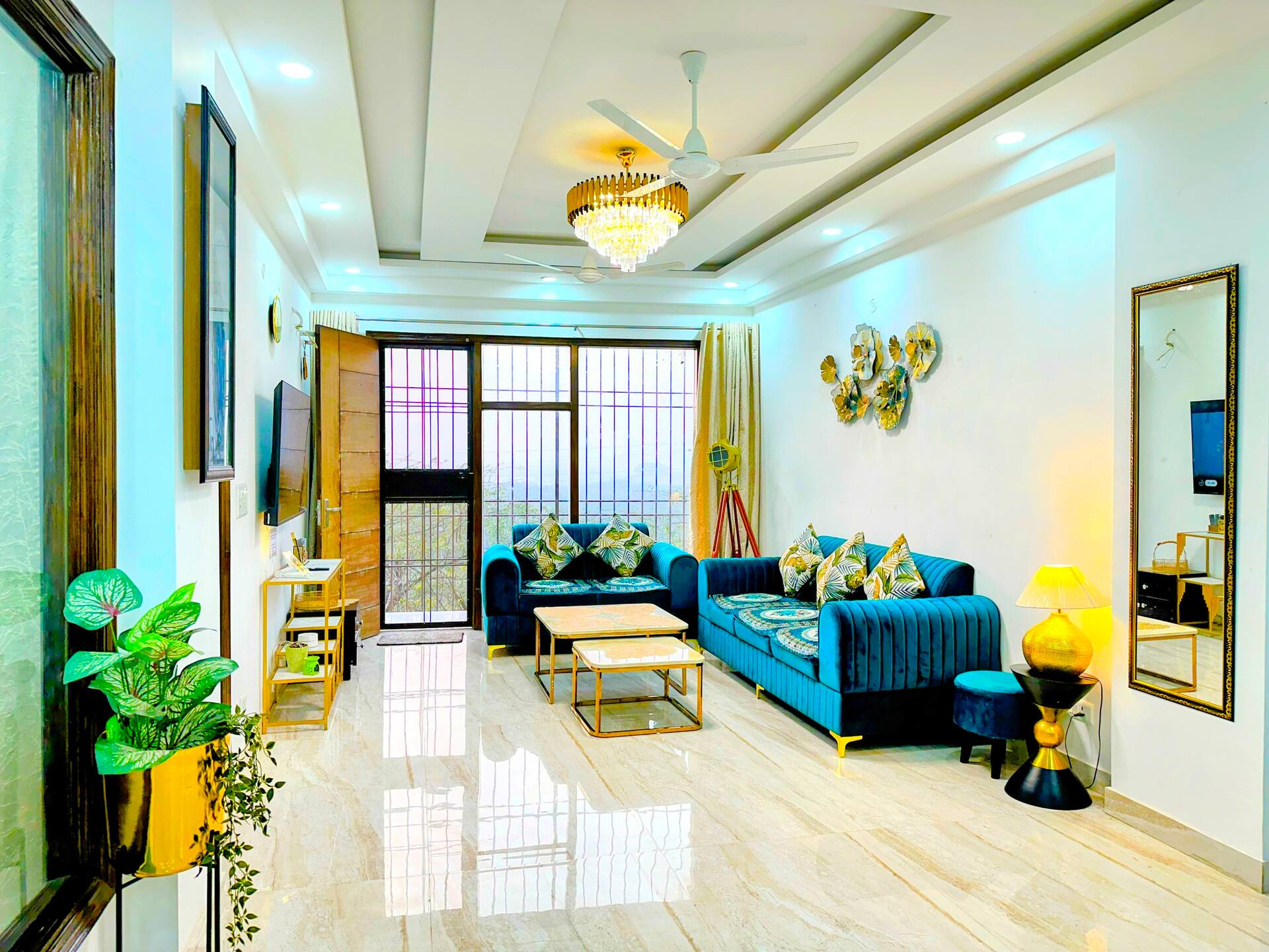 Forest Vistas: Luxury Vasant Kunj Gem