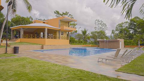Rancho Kilimanyaro, Los Mogotes
