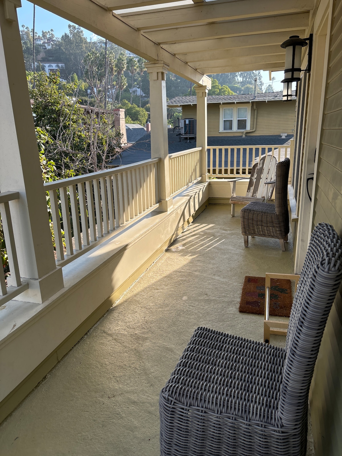 LA Getaway - Apartments for Rent in Los Angeles, California