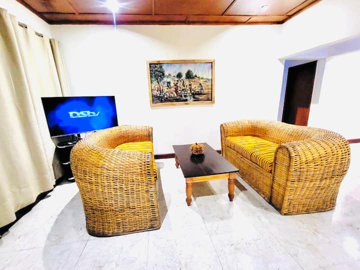 2bed, 2.5bath Home In Central Area + 24/7 Security - Liberia