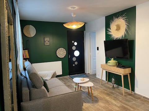 Charming house on property 5 minutes from ADP