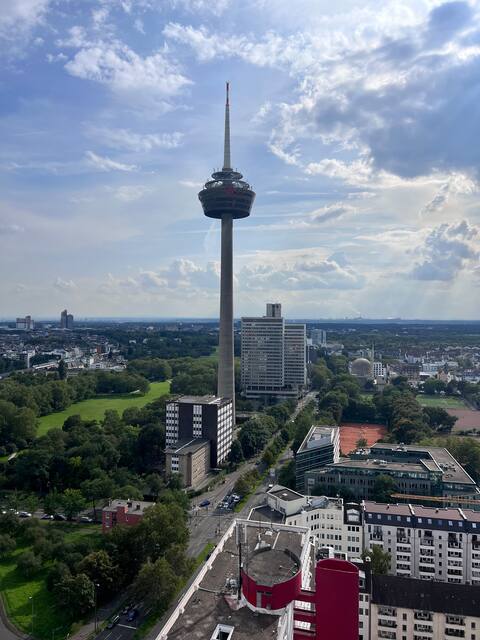 Top performing Airbnb: Apartment in Cologne 2909 in Neuehrenfeld