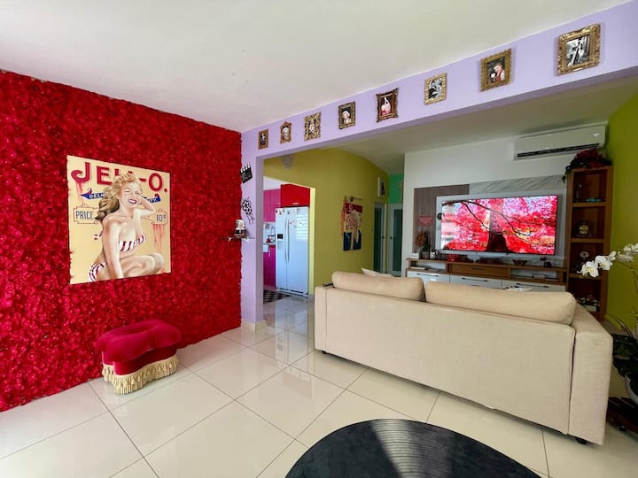 Červené ruže, vintage atmosféra a kúzlo Marilyn ✨