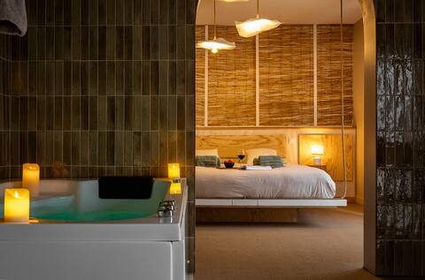 Love Room Suite Bali - Auray in Brittany