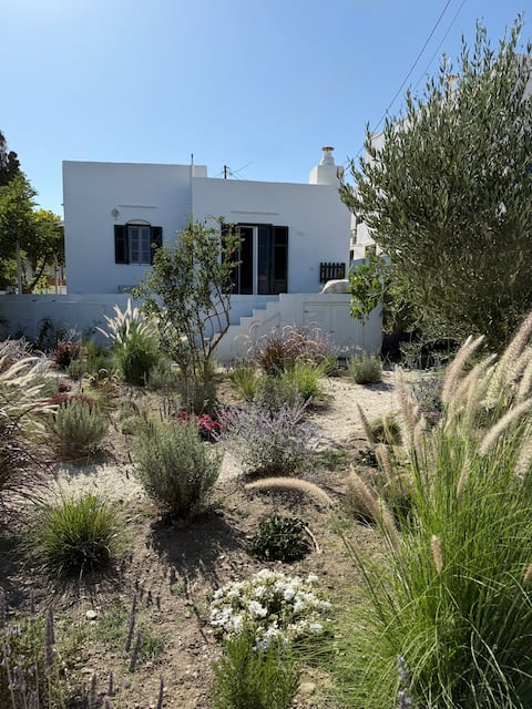 Renovated Greek home w/ garden