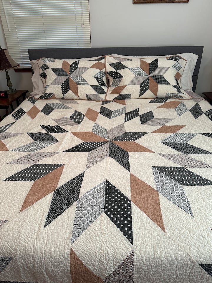 キングサイズベッドでゆっくりとお休みください。 