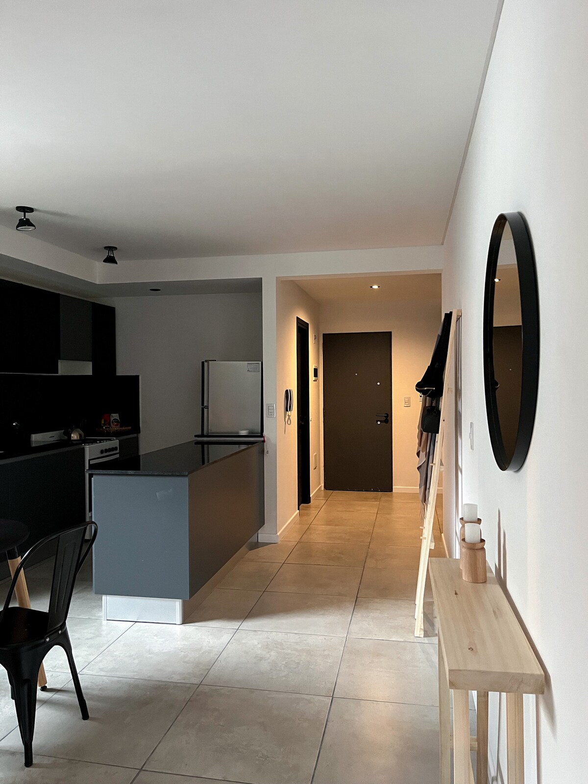 Anuncio de Airbnb popular: Spacious - Modern - Comfortable - Excellent location en Santa Fe