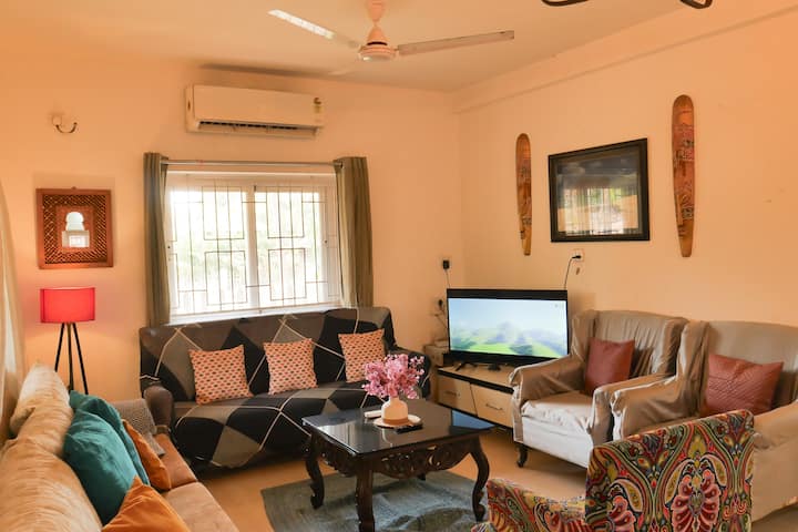 Living room image 5