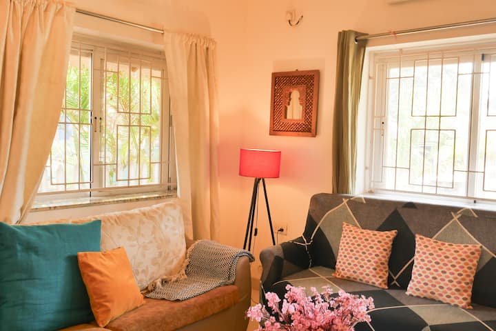 Living room image 7