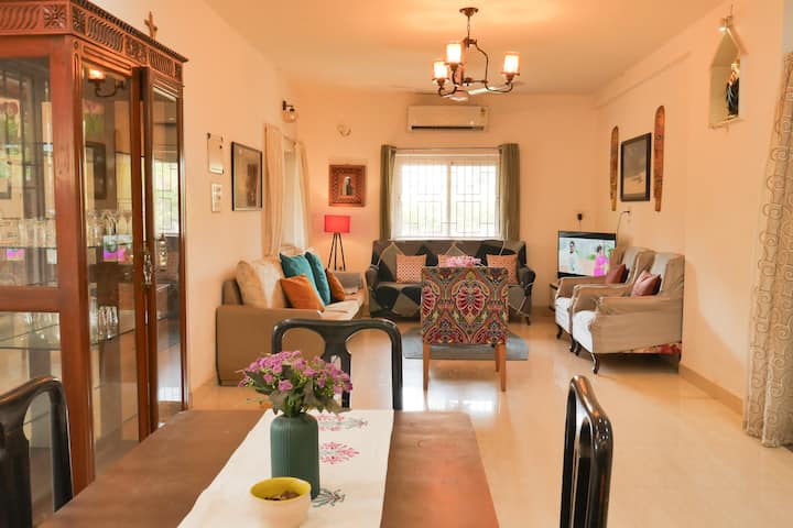 Living room image 12