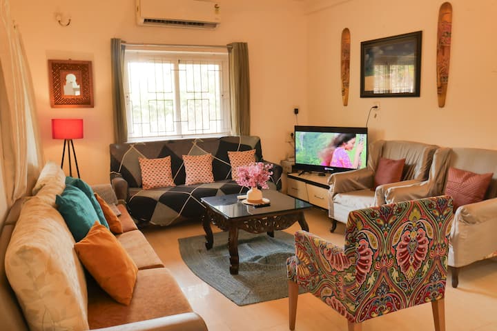 Living room image 1