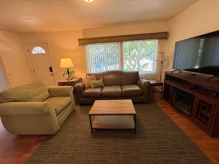 Step-free Secluded Home Walkable To Foot Ferry - Port Orchard, WA