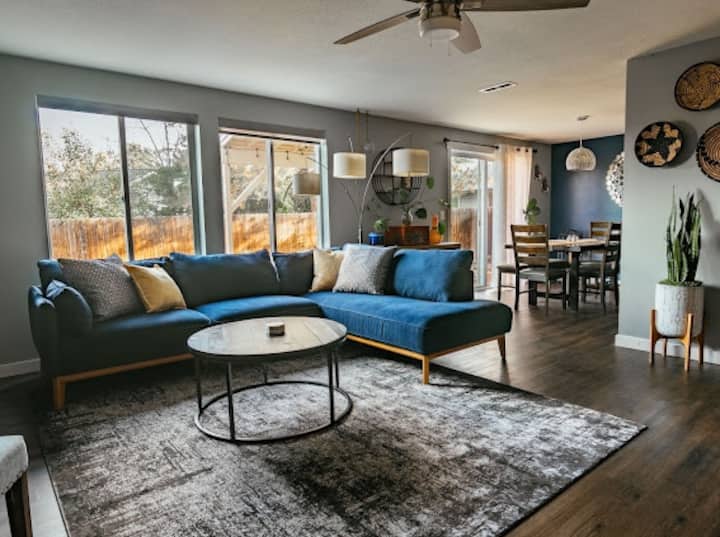 Medford Oasis - Perfect For Family Gatherings - Medford, OR