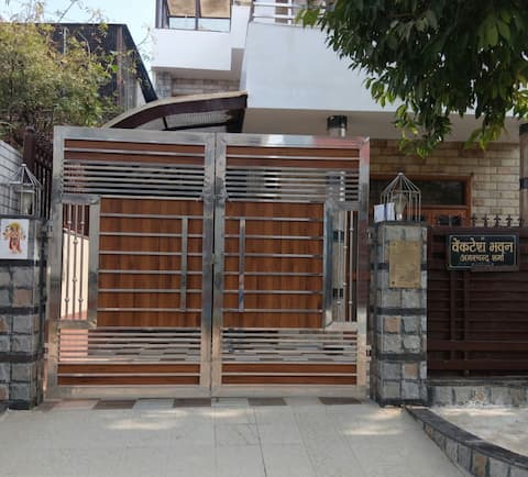 Sharma Niwas ( Luxurious Villa)