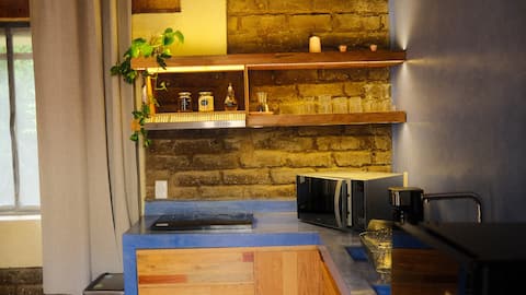 Popular Airbnb listing: Los Gatos, Blue Room in Oaxaca