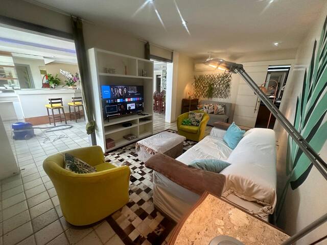 Ocean Front Copacabana – 1 min from the beach gallery image 4