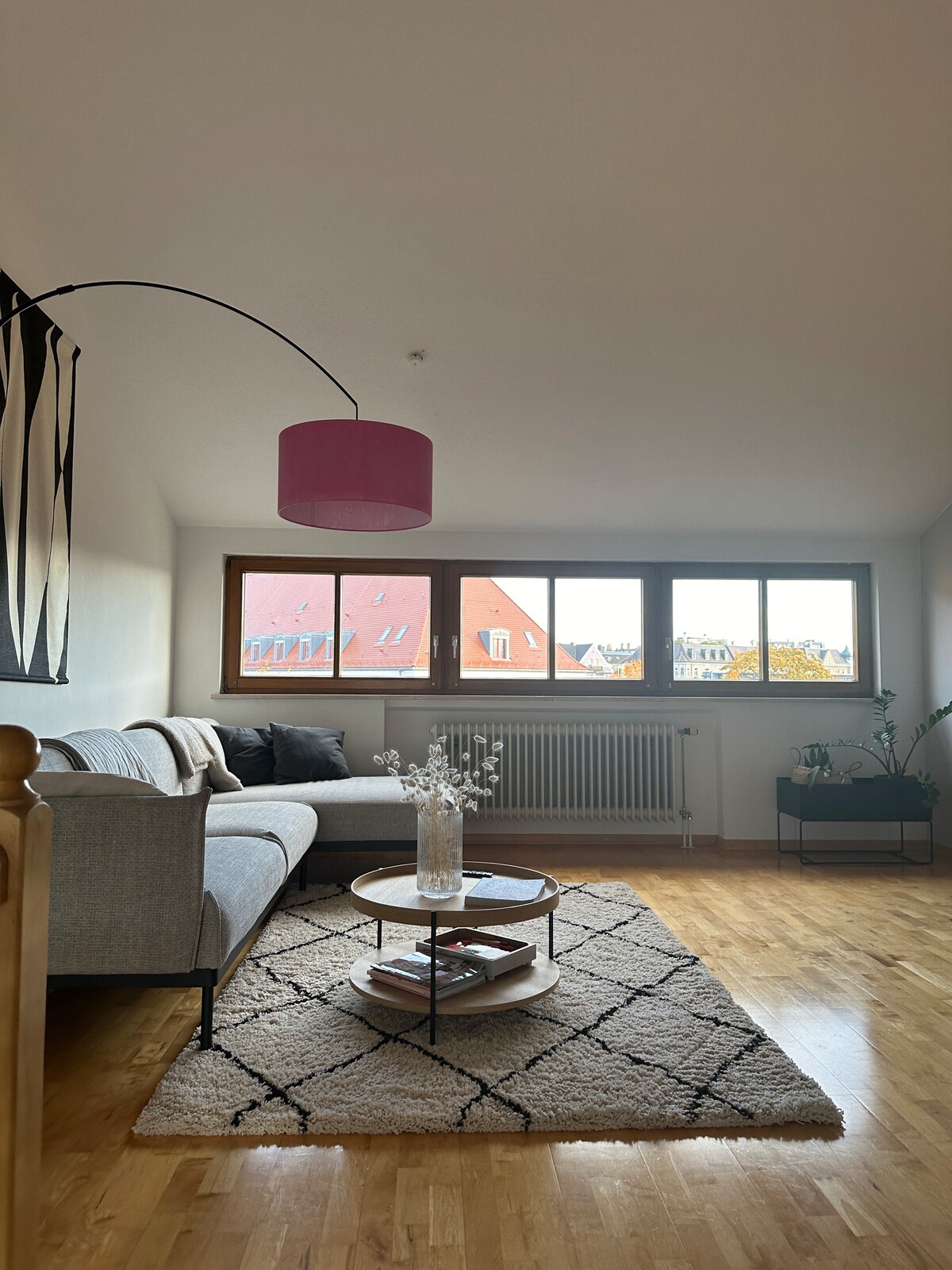 Popular Airbnb listing: Beautiful centrally located apartment with conservatory in Augsburg
