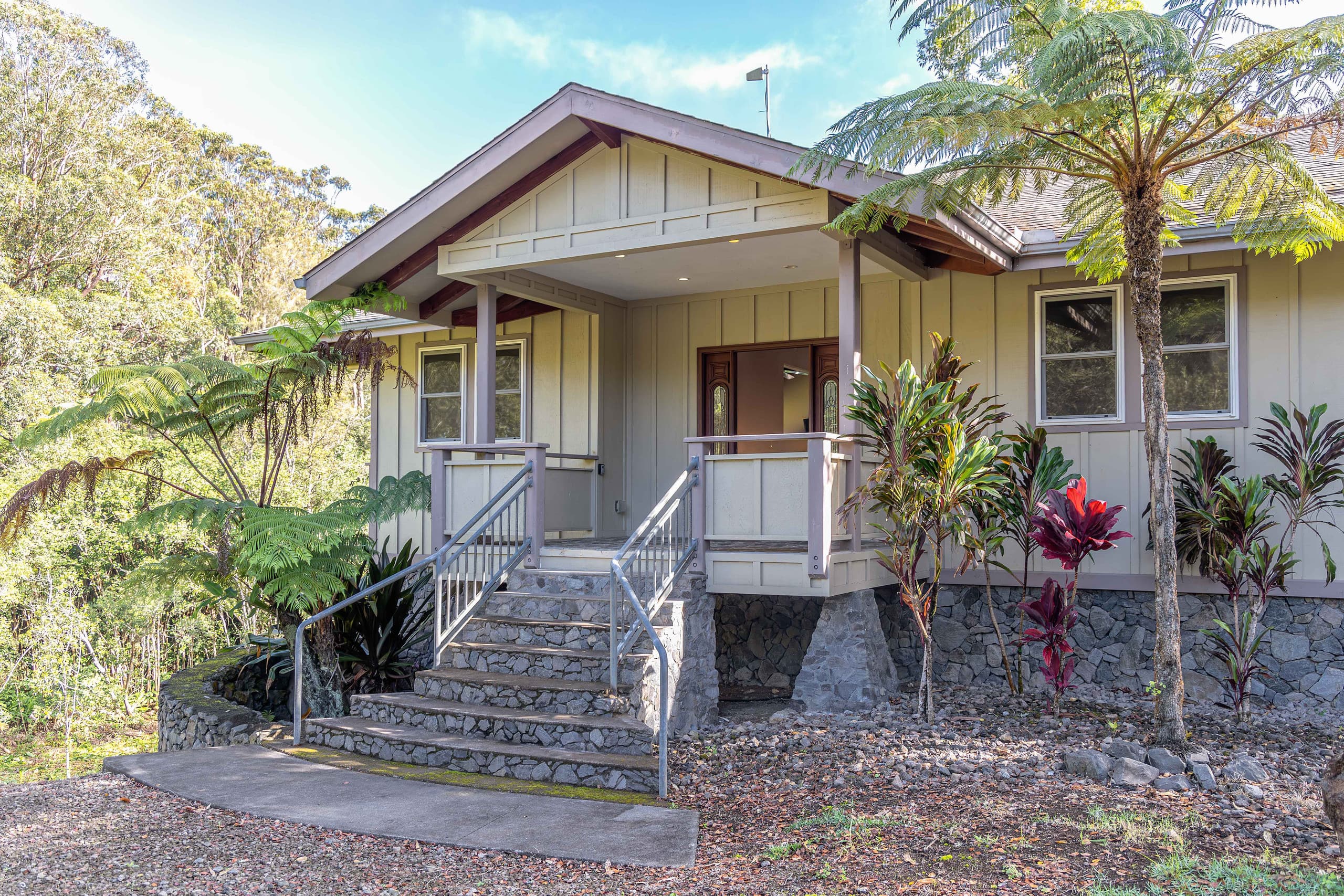 Home in Honokaa · ★4.86 · 4 bedrooms · 6 beds · 3 private baths - Image 77