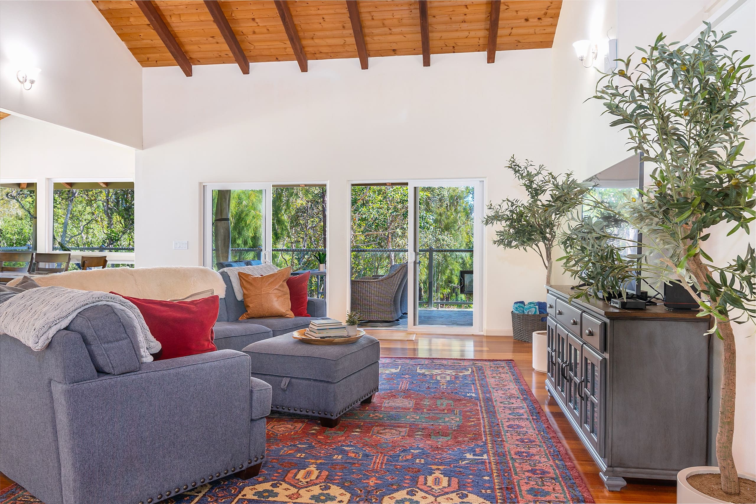 Home in Honokaa · ★4.86 · 4 bedrooms · 6 beds · 3 private baths - Image 3