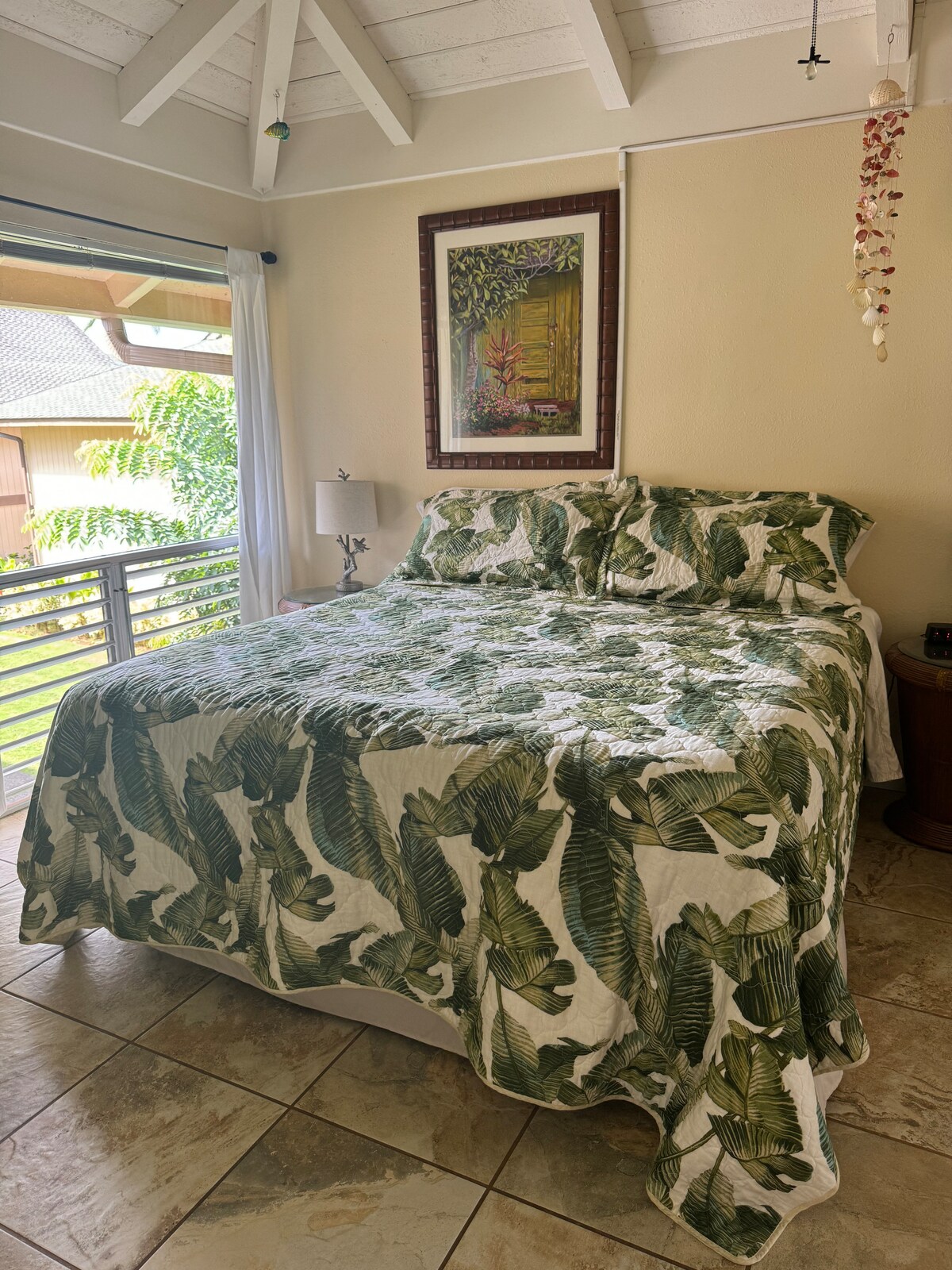 Студиото разполага с двойно легло king size и двойно легло queen size, ако искате отделни легла. 