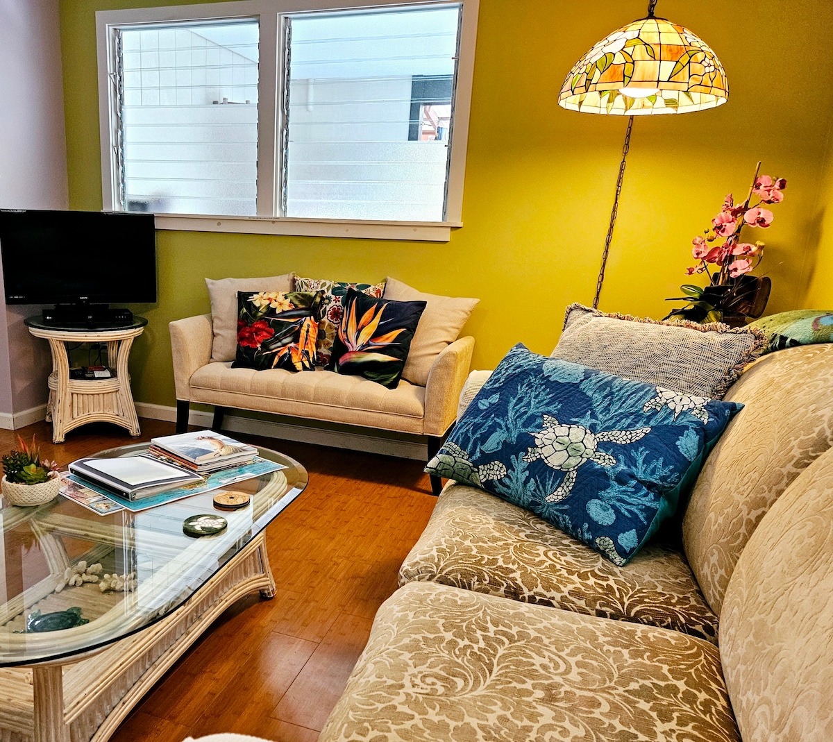 Top performing Airbnb: Hale Mapuana: Come see the Active Kilauea Volcano! in Seaview