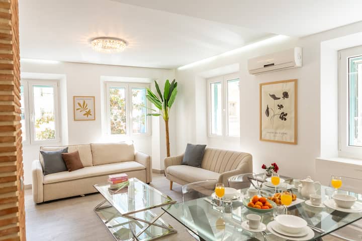 Stylish Apt | Plaza Félix Sáenz | 2br  2ba  Ac - スペイン マラガ