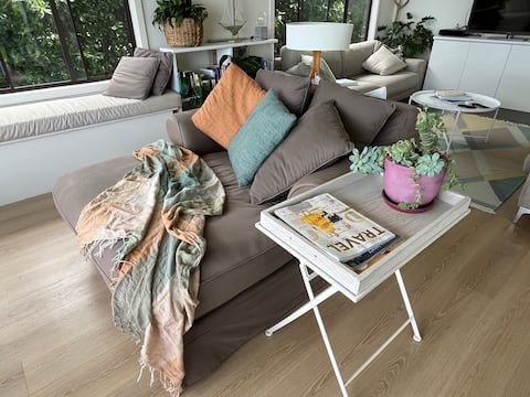 Top performing Airbnb: Saltwater Solace in Coles Bay