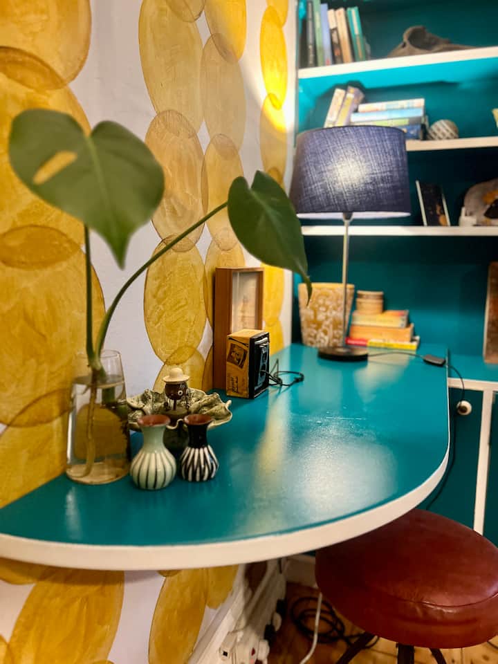 Workspace evidence from Lush Hideaway Cottage with quiet surrounds