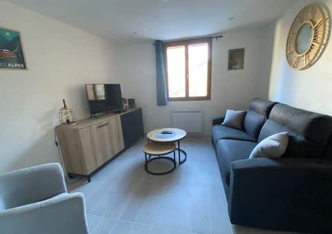 1-bedroom apartment 150 m from the village