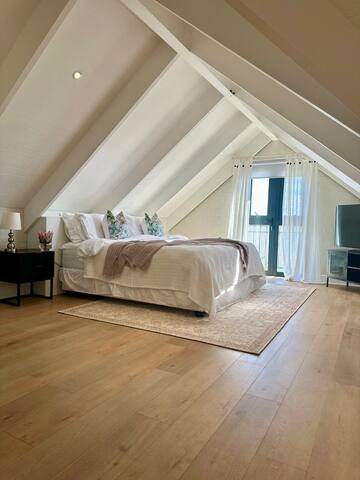 Noordhoek Villa – Pool, playroom and ocean views gallery image 4