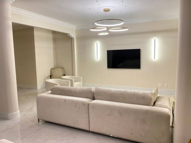 Spacious new luxury apartment gallery image 3