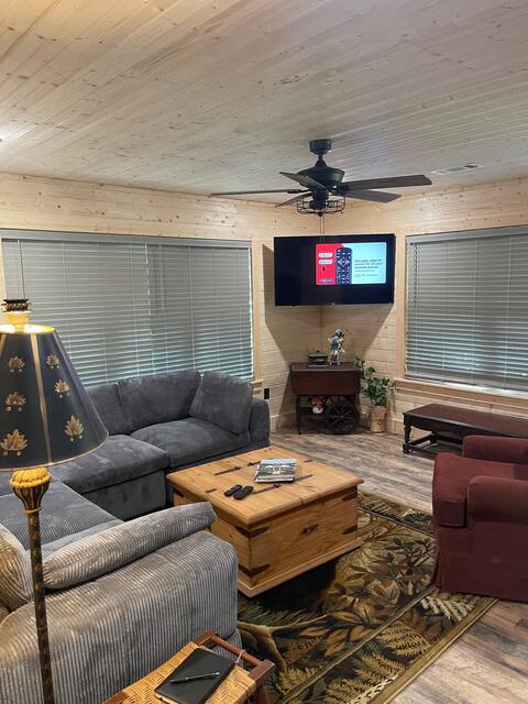 Top Airbnb: Brand new cabin on 2 acres. Lot 4 in Counce