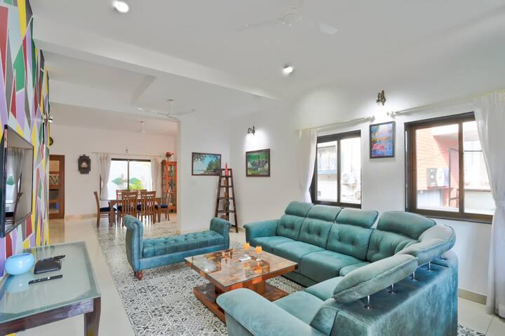 Living room image 4
