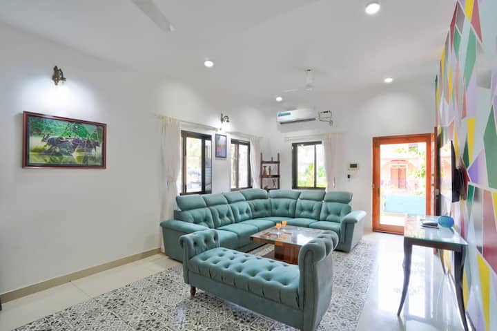 Living room image 2