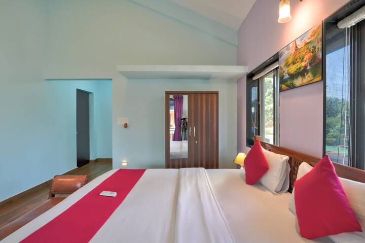 Bedroom 1 image 2