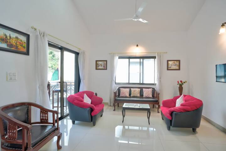 Living room image 3
