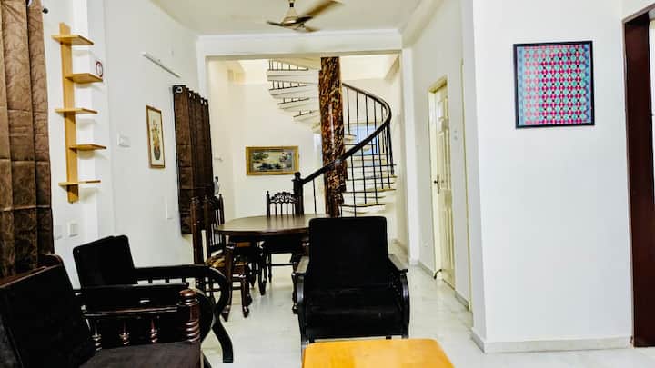 [San0] - Spacious 3bhk Apartment In Egmore - Chennai
