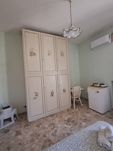 Popular Airbnb listing: "Marial Room & View" in Bari