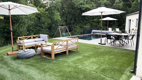 Spacious House Garden Pool