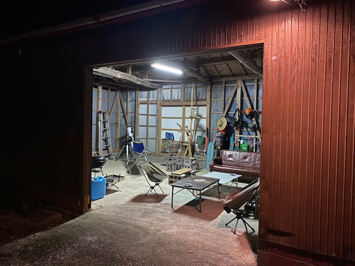 サーフィンPや自然環境に恵まれた谷間の雰囲気漂う宿「guesthouse創楽屋そらや」貸切素泊り宿 - 도사시미즈시