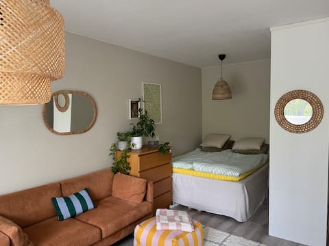 Successful Airbnb property: Studio in Design District overlooking a park in Punavuori