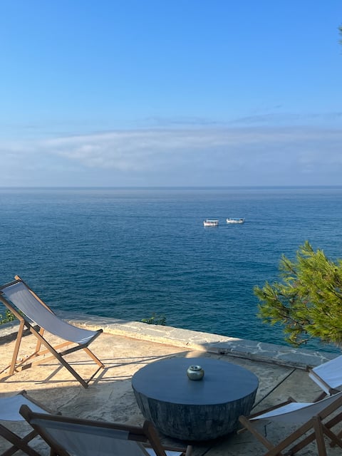 Top-earning Airbnb listing in Ulcinj - Ulqin, 1 bedroom