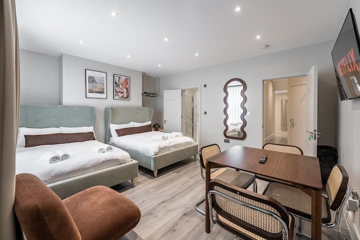 Gorgeous 3 Bedrooms Flat In City Centre - Central London
