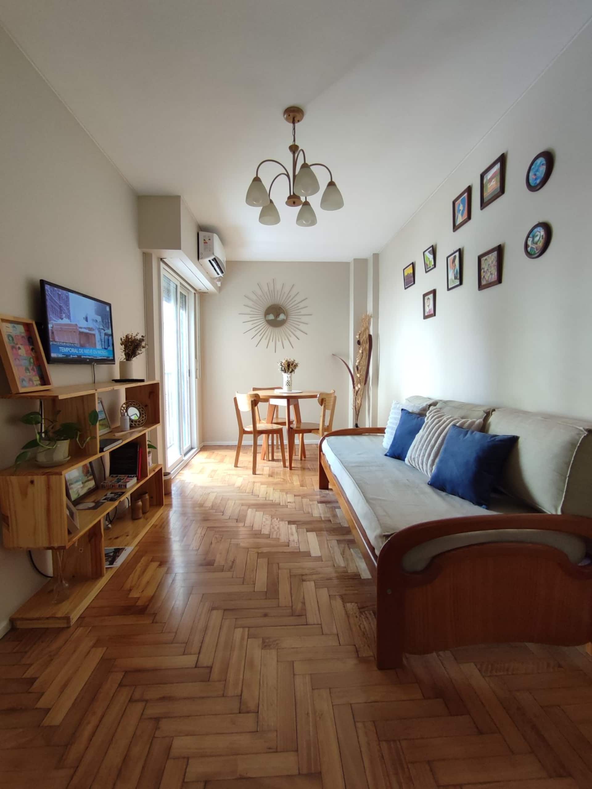 Warm and bright apartment in Buenos Aires